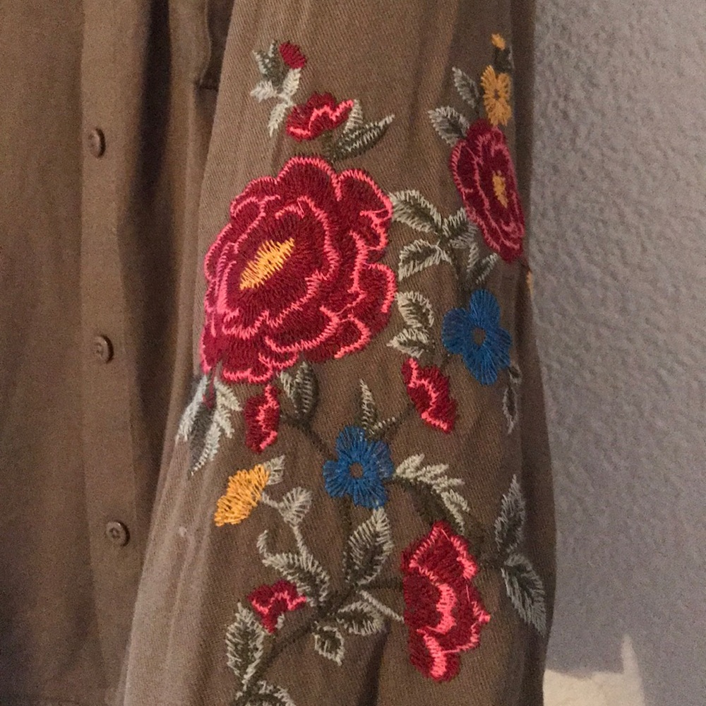 Embroidered button down - Picture 2 of 3
